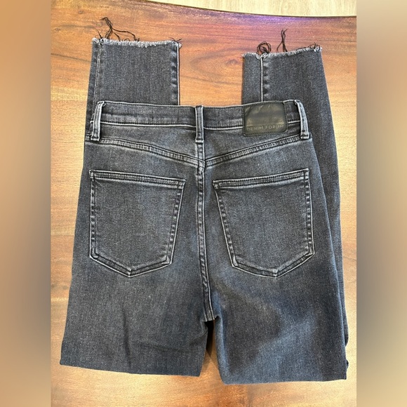 aritzia Denim Forum The Lola High Rise Skinny 26L ~ size 26 - Picture 6 of 6